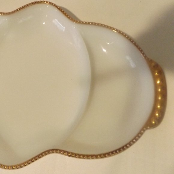 Milk Glass Platter Relish Tray Trinket Dish - Picture 3 of 3